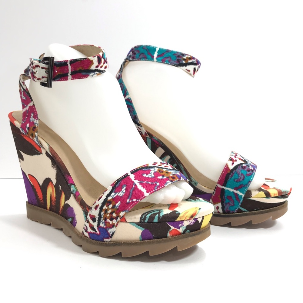 Bronx floral wedges like new. US 9.5 / EU size 40